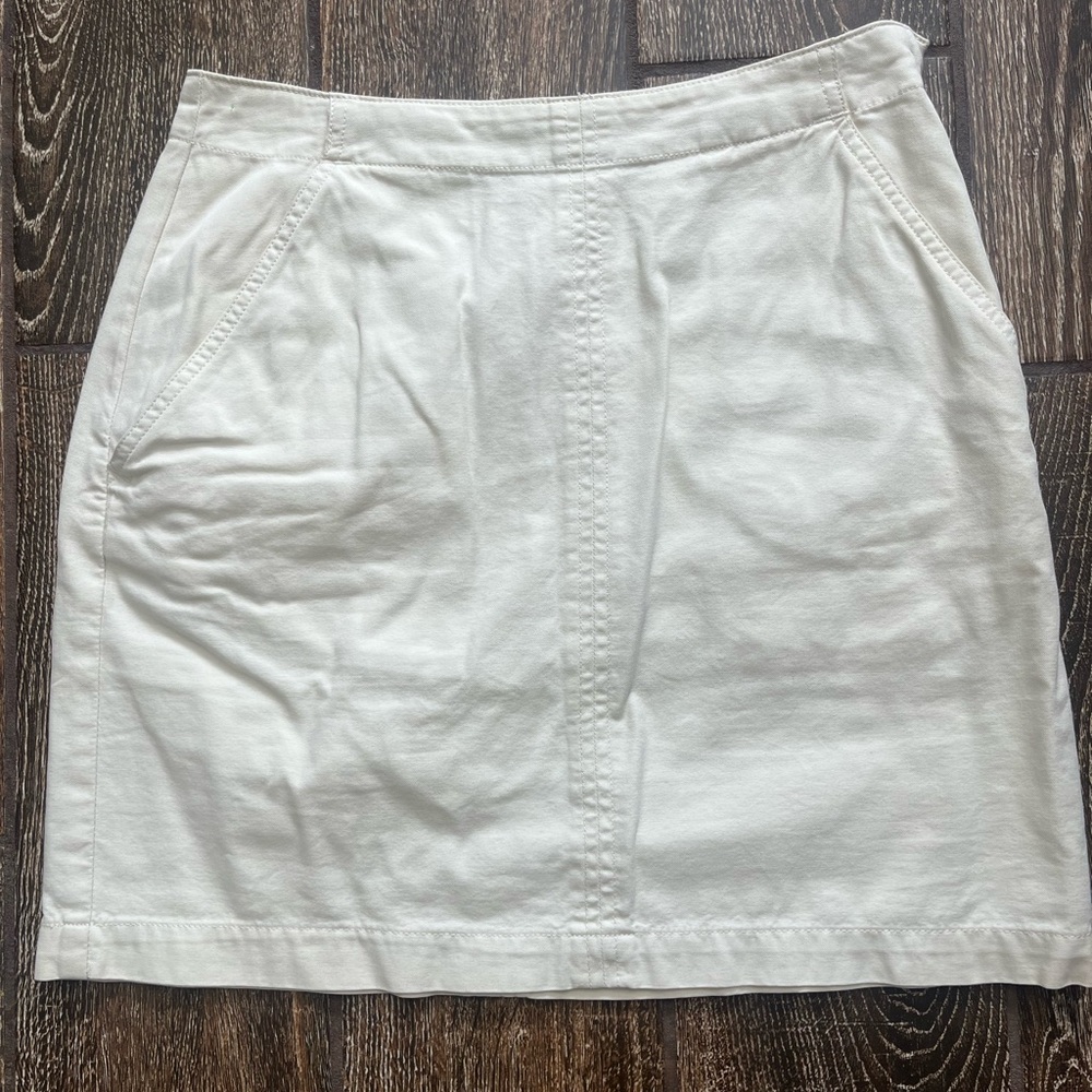 Banana Republic cream skirt